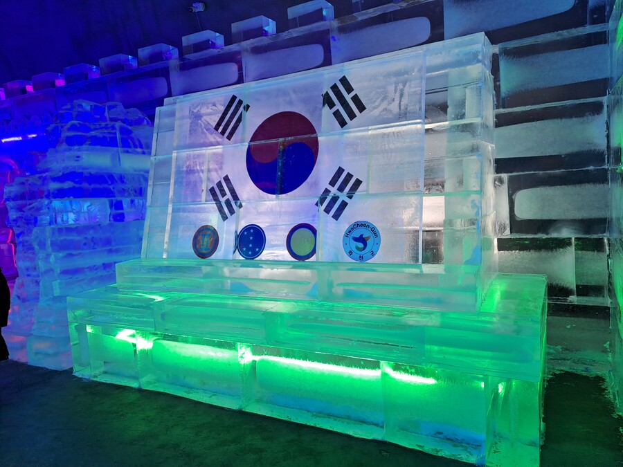 스압주의)국내 최대 얼음조각 전시회.jpg_2.jpg