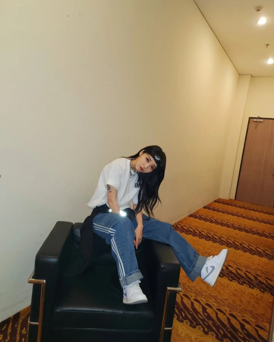 230206.문별.인스타그램1 04.jpg