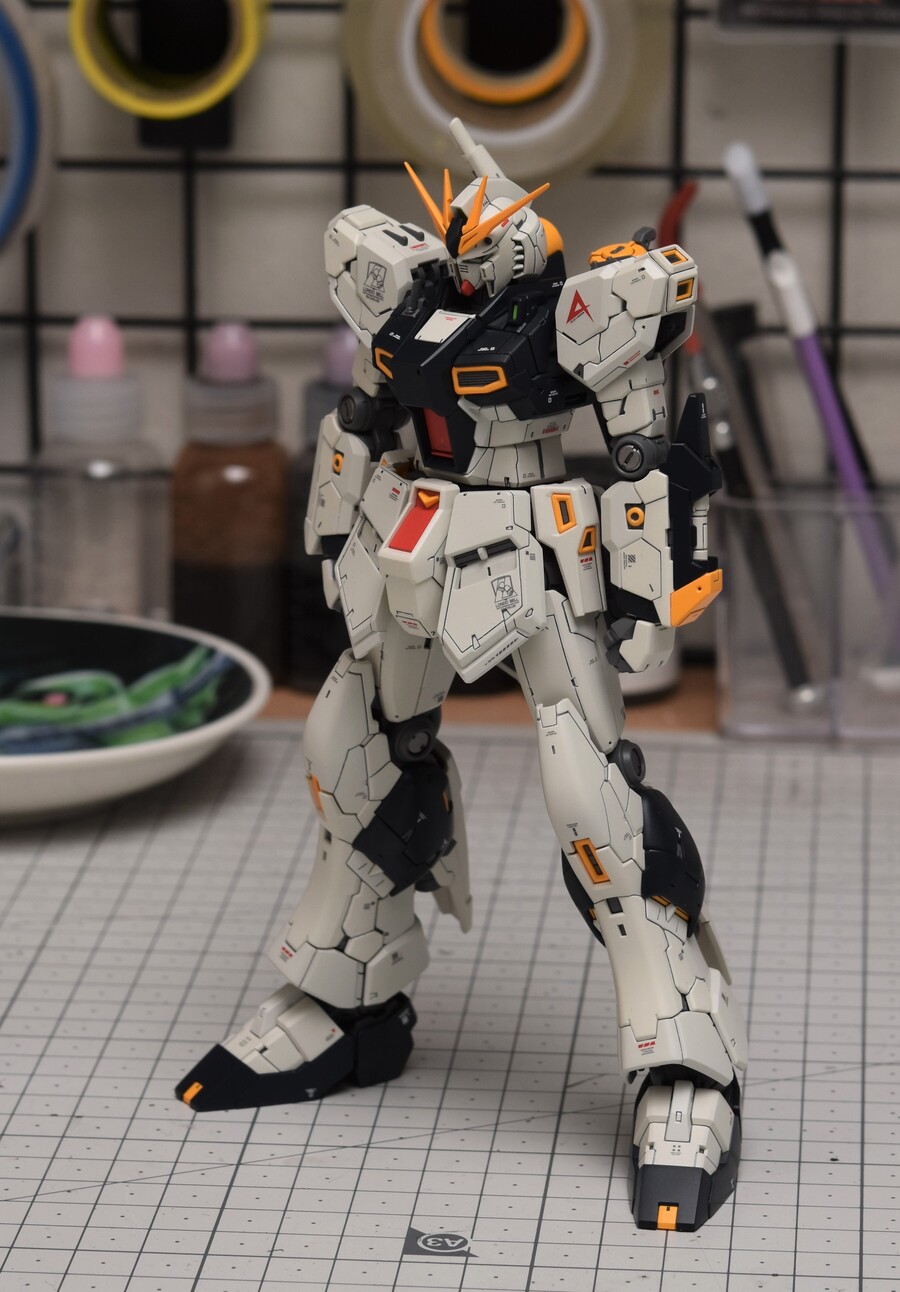 ﻿[RG] 뉴건담 RX-93 v Gundam_20.jpg
