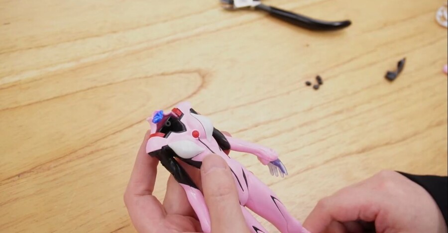 [맥스팩토리] PLAMAX 신 에반게리온 1탄 마리 일러스트리어스 조립 영상_34.jpg