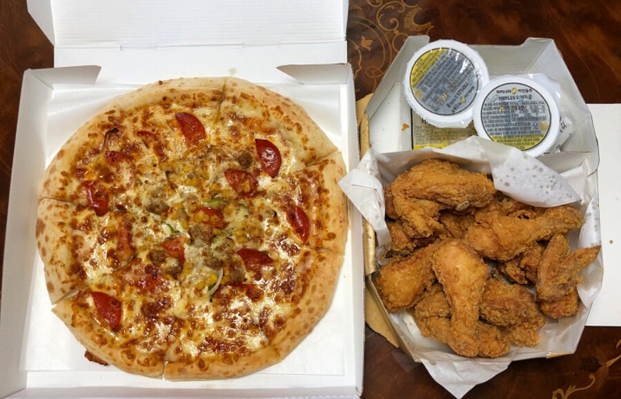 음식) 치킨 가성비..피나치공 여기도 꾀 가격 올랏더랑 | 유머 게시판 음식) 치킨 가성비..피나치공 여기도 꾀 가격 올랏더랑 | 유머 게시판 | 루리웹