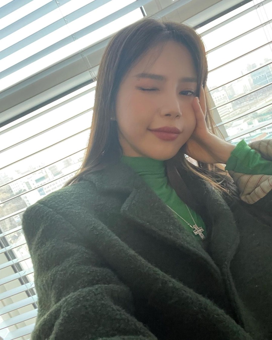 230226.솔라.인스타그램 3.jpg