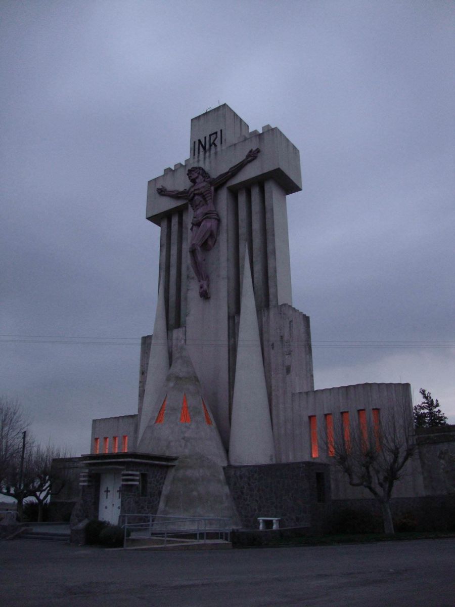 (대충 아동애니에 등장하는 악당본부 건물)_13.jpg