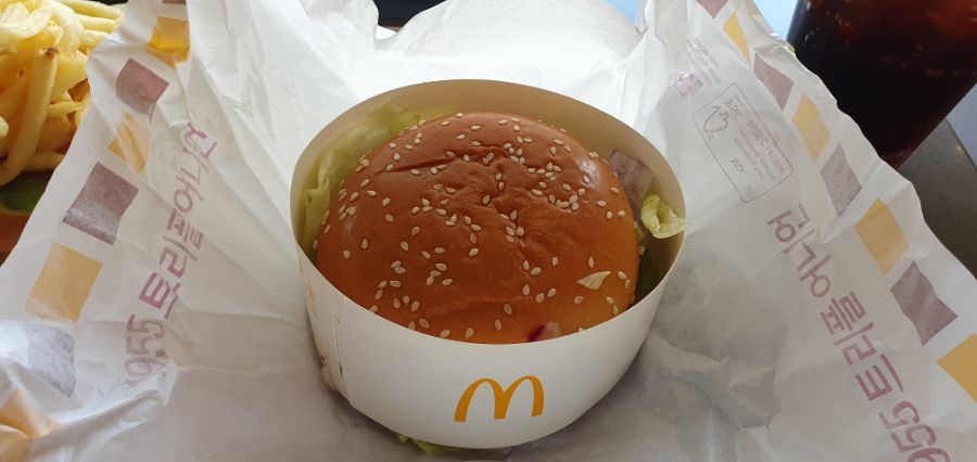 맥도날드에서 1955트리플어니언 세트를 먹어봤습니다. (feat. 아이스크림 콘)_4.jpg