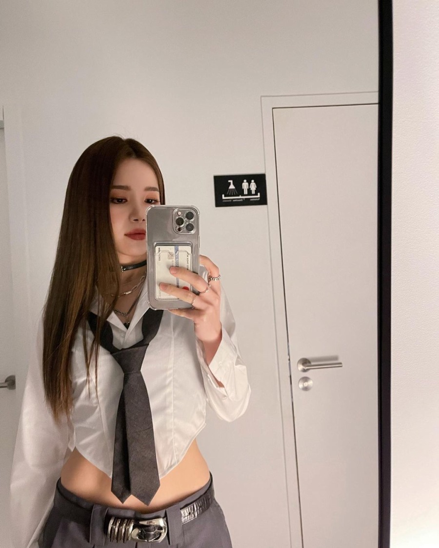 230409.솔라.인스타그램 5.jpg