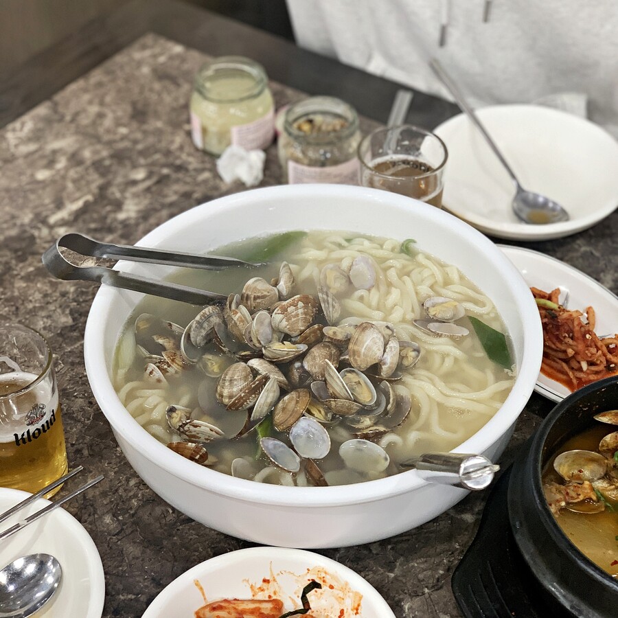 밖에서 밥 먹습니다 성남 여수동 국가대표생바지락칼국수