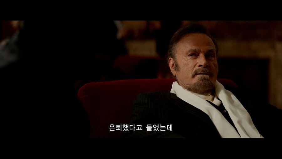 존윅의 캐릭터성을 잘 보여주는 명장면.jpg_5.jpg