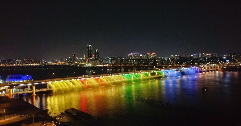 어느 음유시인의 기록문-한강에서 들려오는 노래_2.png