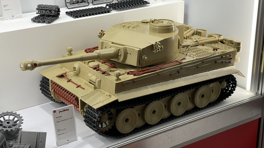 [맥스팩토리] figma Vehicles 티거 I의 옵션 파츠를 만들고 있습니다_4.jpeg