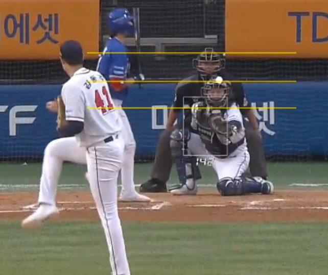 아래 올라온 KBO 스트라이크존은 스트라이크 맞음
