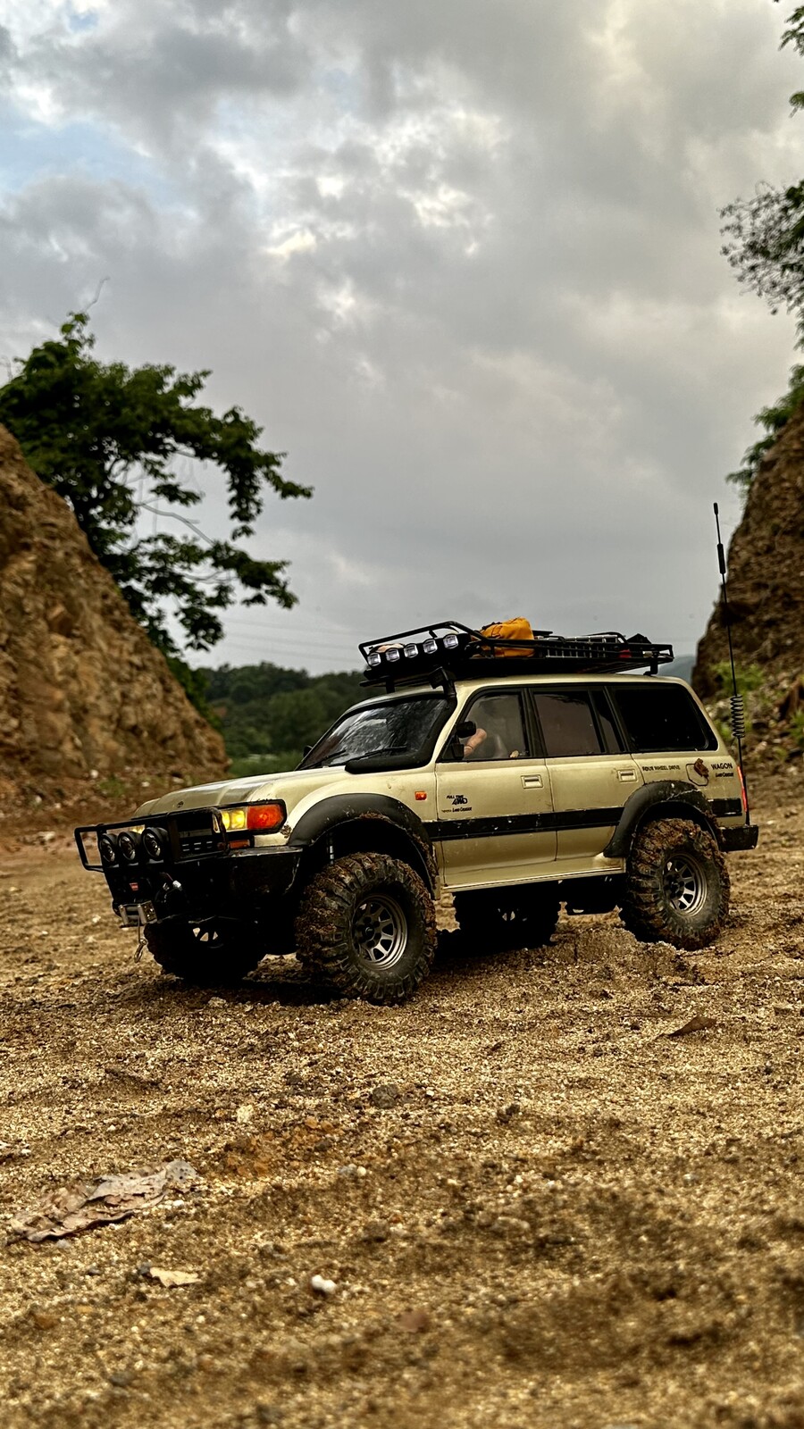 RC카]실제 산악오프로드 SUV처럼 주행하기_2.jpeg