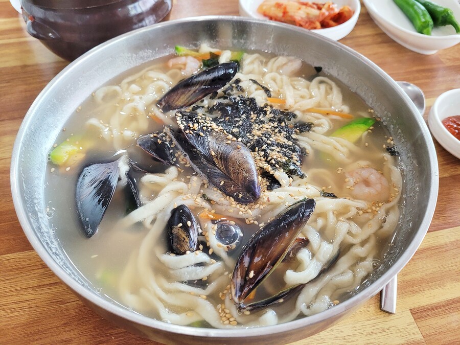 점심으로 해물칼국수 | 음식 갤러리 점심으로 해물칼국수 | 음식 갤러리 | 루리웹