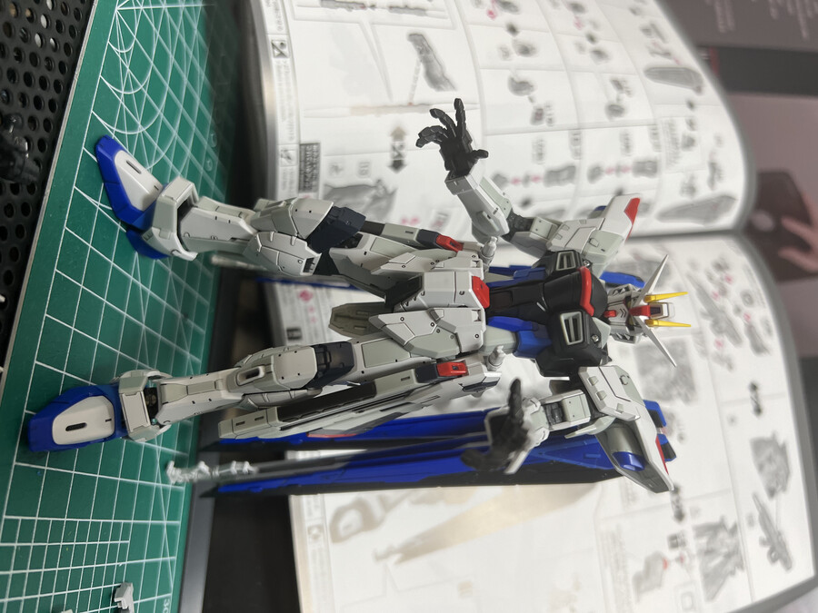 축광도료 테스트 (RG 프리덤 ver.GCP)_1.jpeg