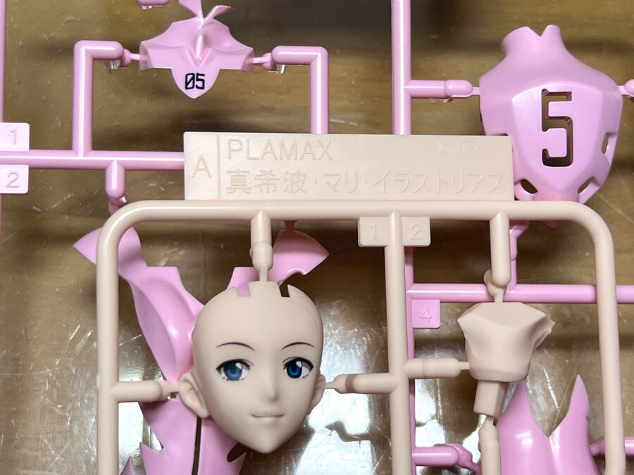 [맥스팩토리] PLAMAX 신 에반게리온 1탄 마리 일러스트리어스 해외 조립 리뷰_3.jpeg