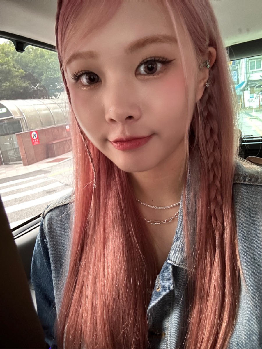 weverse_2-272429414.jpg