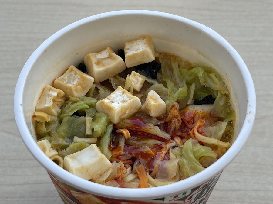 정말 맵고 묵직한 일본 컵라면, 닛신 몽고탄멘 나카모토 컵라면 후기_9.jpg