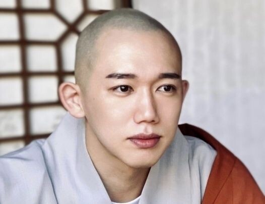 우리나라 최고의 얼짱 스님.jpg_1.jpg