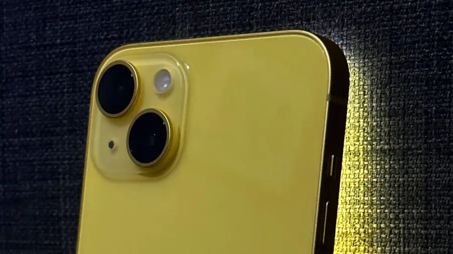 아이폰 15는 세계최초 적층형 카메라가 들어간다?_1.webp