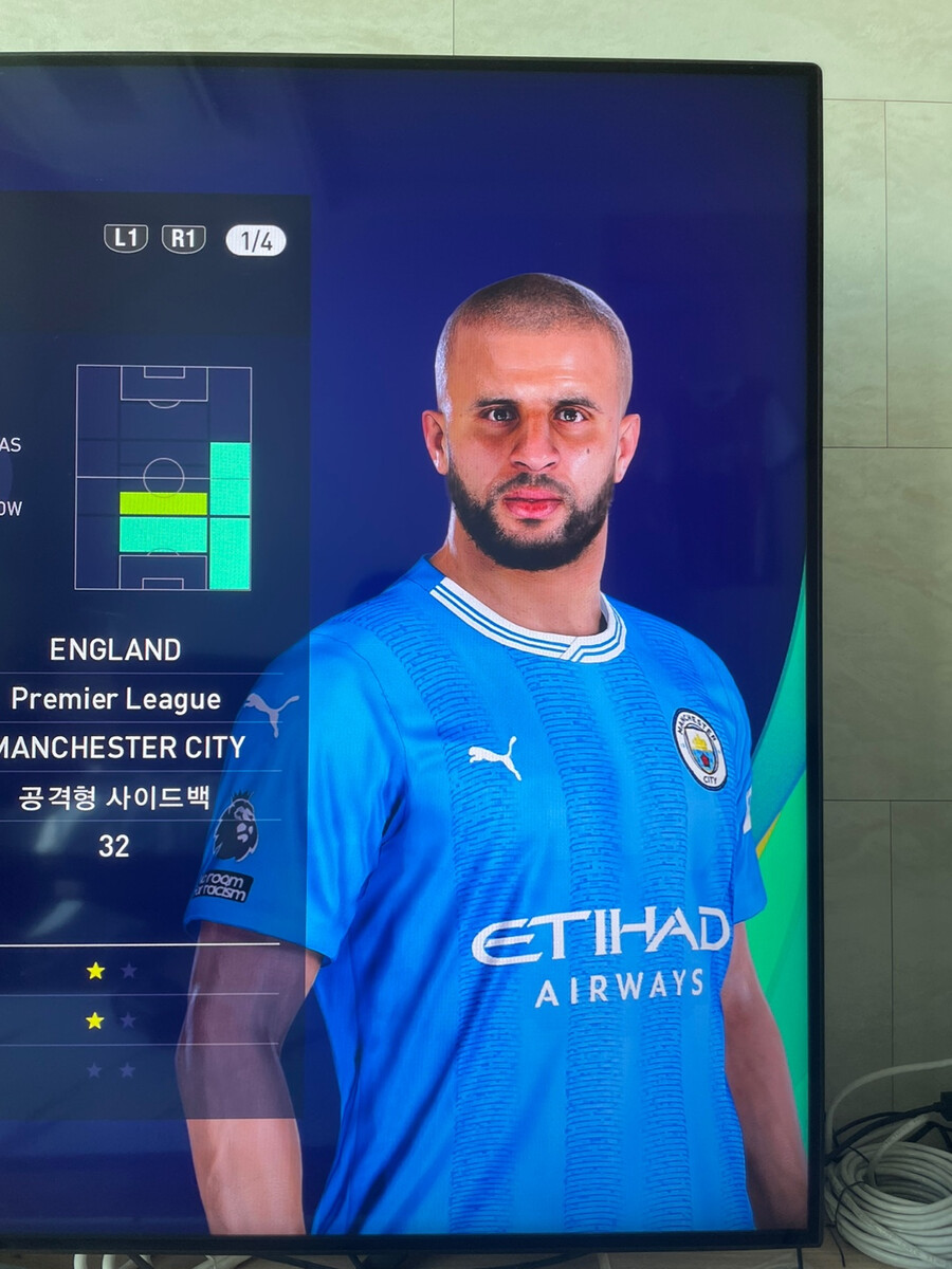 PES2021 플스 EPL 팔에 있는 마크 이런느낌하니까 이쁜듯 더 크게할까_1.png