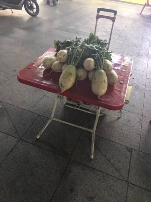 치킨을 사면 자그마치 '무'를 서비스로 주는 치킨집.jpg_2.jpg