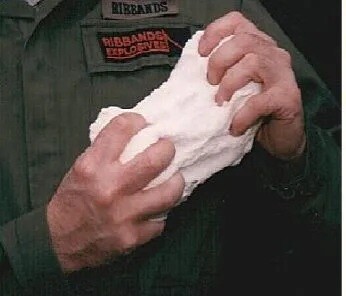 의외로 많은 사람들이 모르는 C4 폭탄의 사실_1.jpg