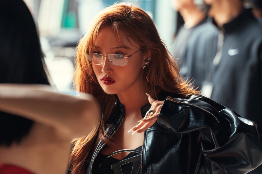 231011.화사(HWASA) X SWF2 - 'Chili' MV Behind 4.jpg