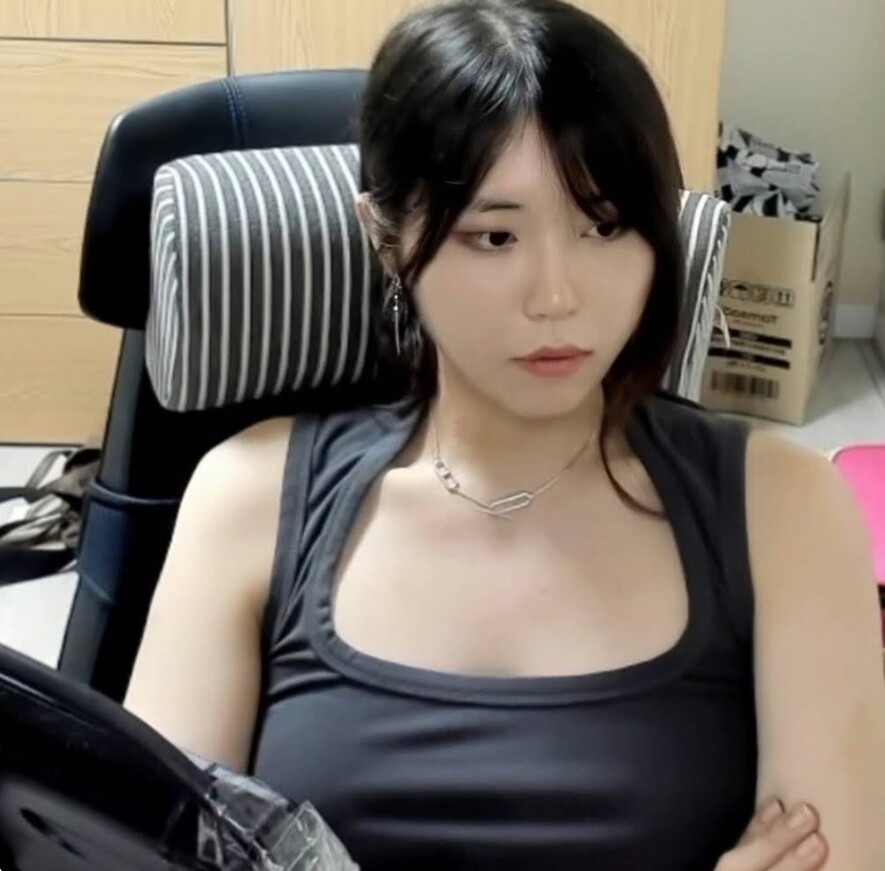 어떤 남자 웹툰작가 근황_4.jpg