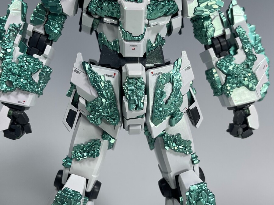 [MG]유니콘 건담 빛의 결정체 도색완성_6.jpg