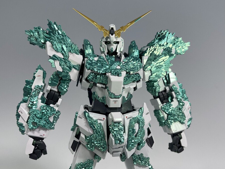 [MG]유니콘 건담 빛의 결정체 도색완성_7.jpg