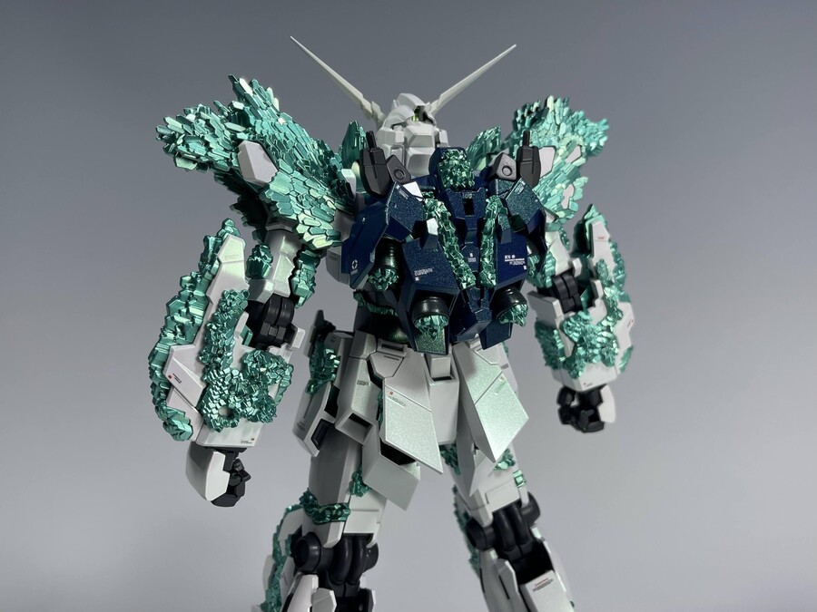 [MG]유니콘 건담 빛의 결정체 도색완성_9.jpg