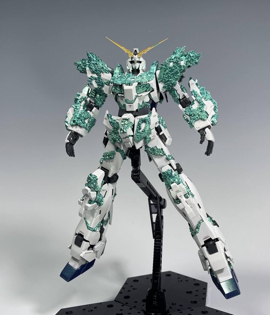 [MG]유니콘 건담 빛의 결정체 도색완성_12.jpg