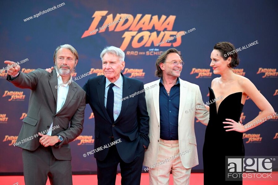 매즈 미켈슨, "덴마크 안에 있을 땐 제 키가 작은 줄 알았어요"_5.jpg