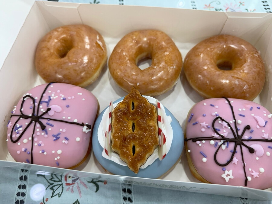 크리스피도넛 스노위 홀리데이 더즌~~~_2.jpg