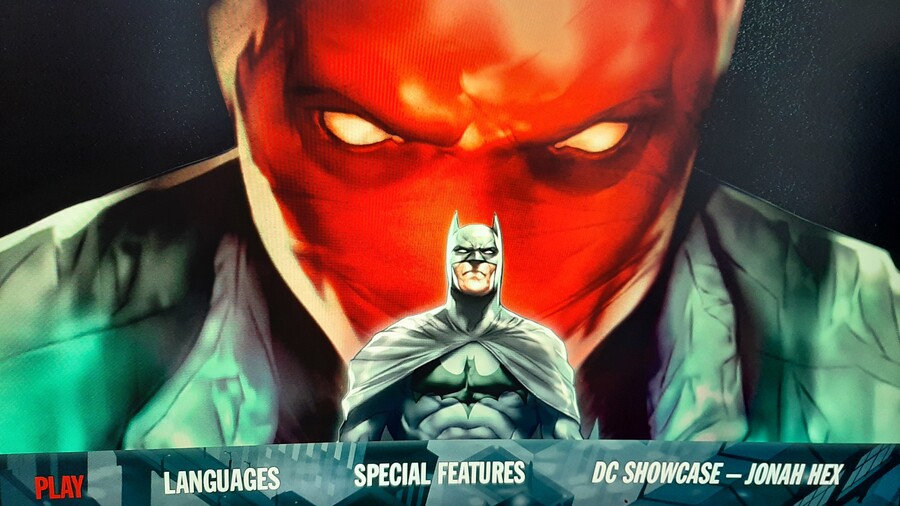 [배트맨:언더 더 레드 후드] 블루레이 둘러보기_2.jpg