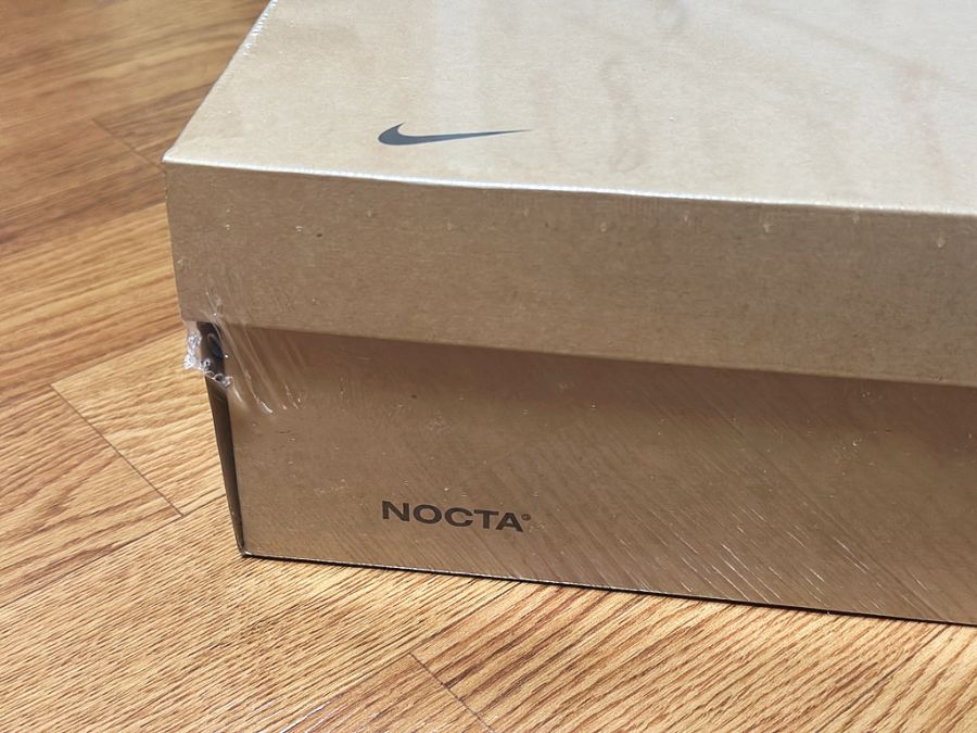 나이키x드레이크~녹타 핫 스텝 에어 테라 블랙 앤 옐로우~_2.jpg