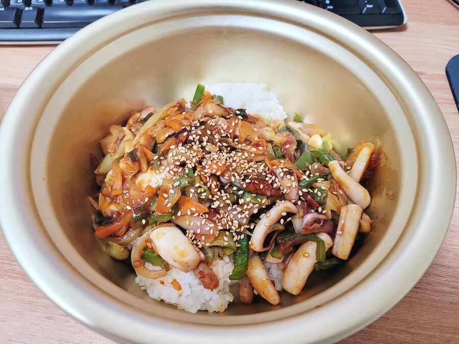 오징어 두반장볶음 덮밥_1.jpg