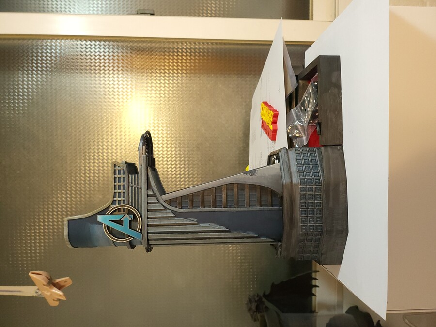 도색) 아는 분에게 3D 프린터로 뽑은 다이스 타워 칠하는 중._2.jpg