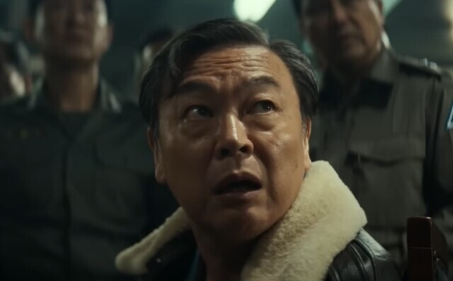 메소드 연기를 보여주고 있는 서울의 봄 배우들.jpg_3.jpg