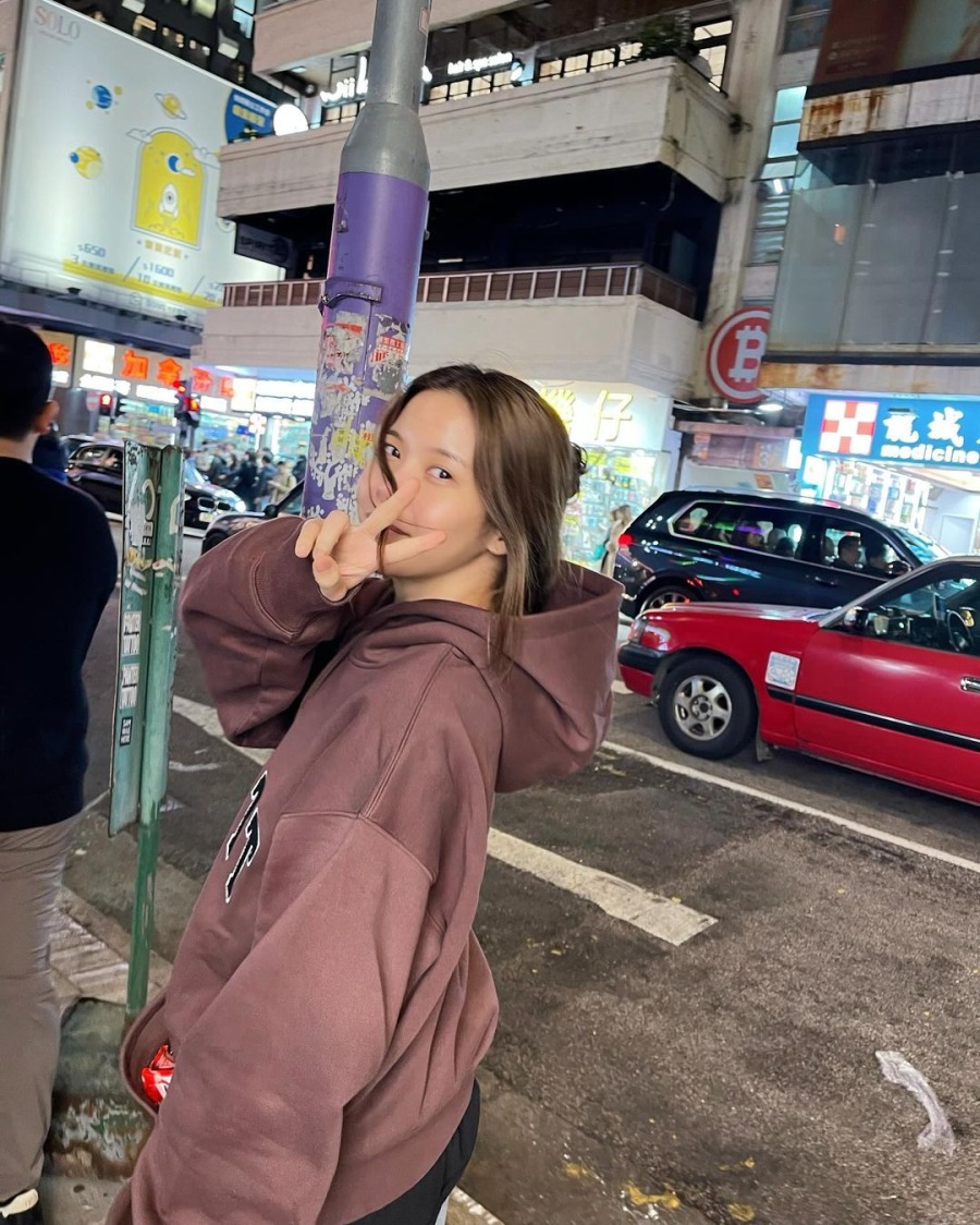 231223.솔라.인스타그램 5.jpg