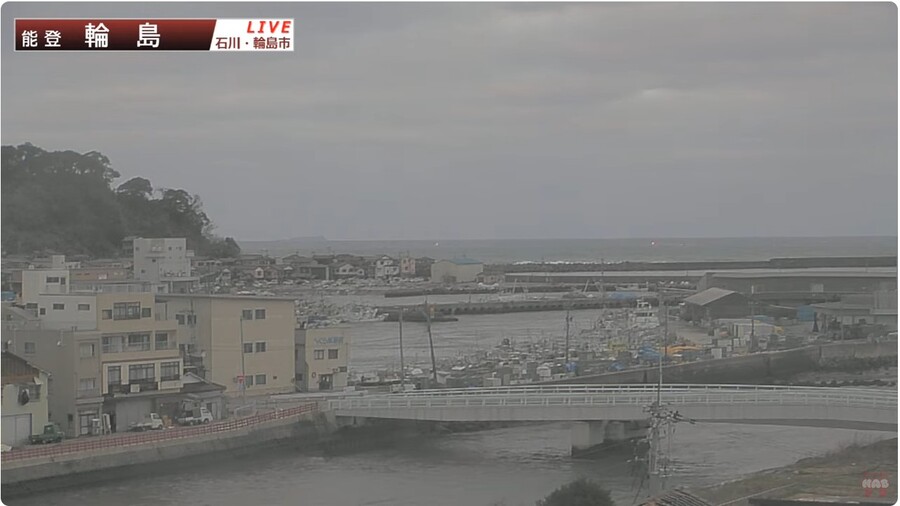 지진)지금 일본 큰 쓰나미 오려고 함 대피경보 뜸_2.jpg