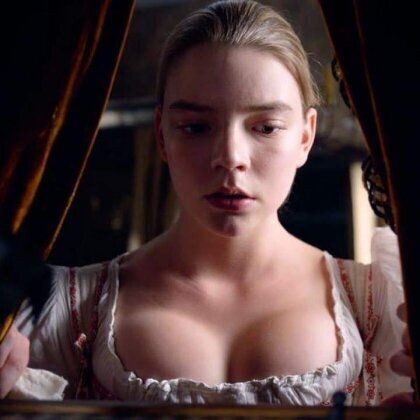 안야 테일러 조이 노출 모음.gif_1.jpg