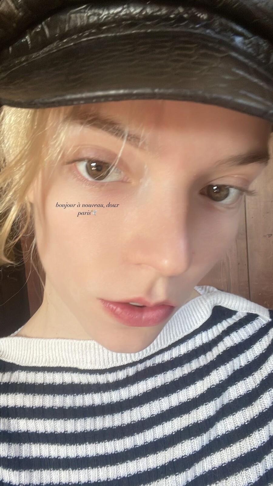 안야 테일러 조이 노출 모음.gif_3.jpg