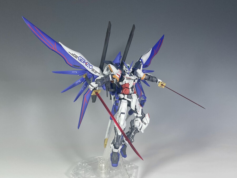 [MG] 한국한정 GBK-20 어스트레이 건담 풀도색 완성_4.jpg