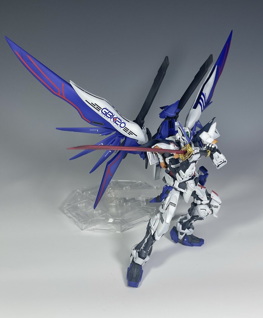 [MG] 한국한정 GBK-20 어스트레이 건담 풀도색 완성_13.jpg