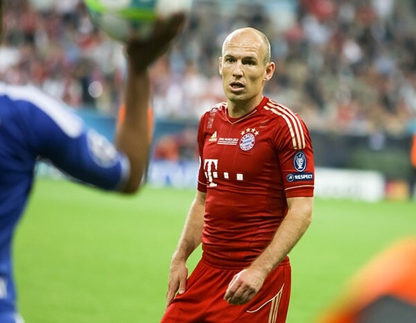 유럽 대표적 노안 축구선수 근황...jpg_2.jpg