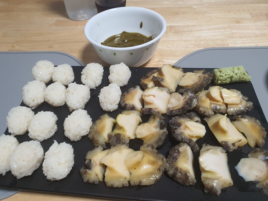 청량리 시장에서 산 전복으로 만든 전복찜(무시아와비)_2.jpg