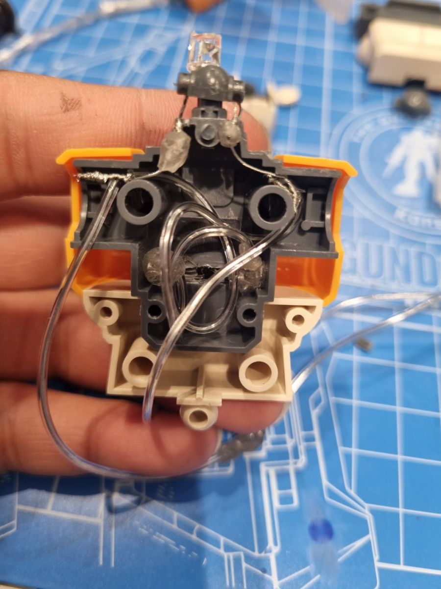 [건X 베이스] 고양점 건프라 발광 기법 안내 - 발광 다이오드편_35.jpg