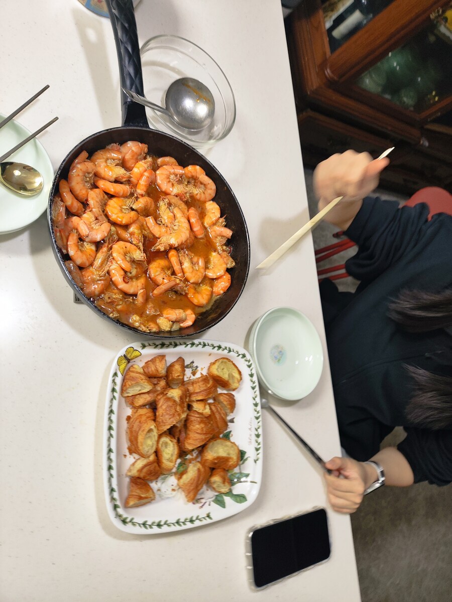 새우 60마리 대충 감바스_2.jpg