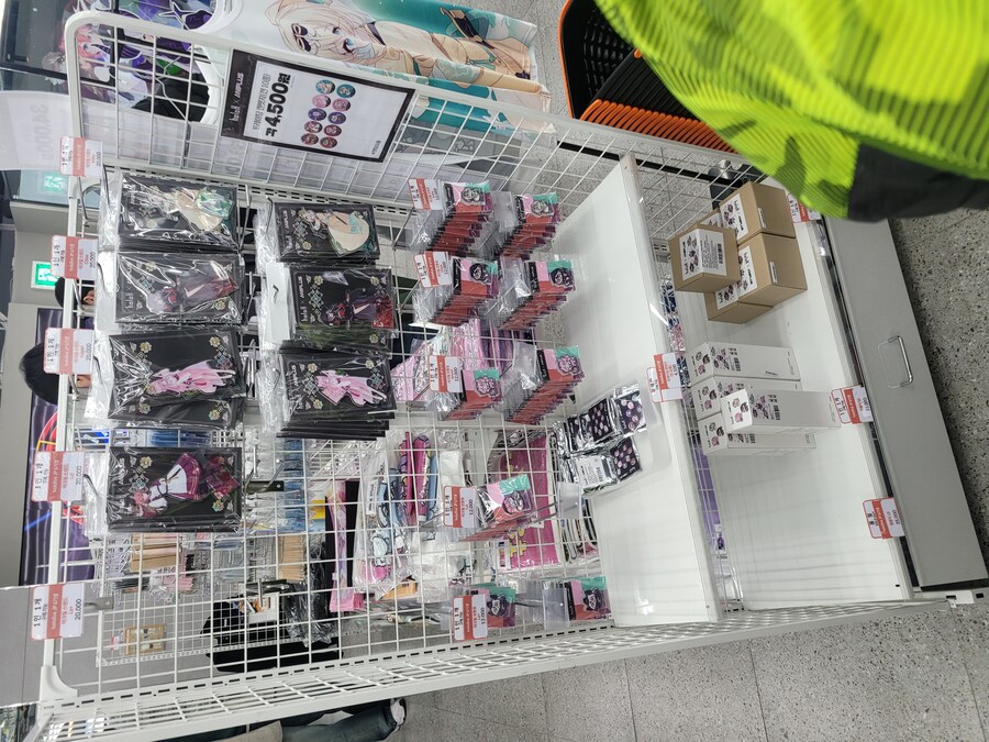 버튜버)애니플 서면점 HOLOX 아크릴 상황_1.jpg