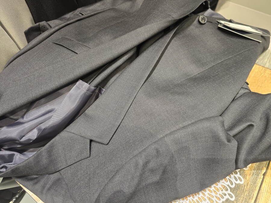 옷가게)에서 수선할때 옷 바꿔치기 하거나 그런거 없겠지?.jpg_1.jpg